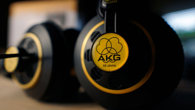 Легенда студійного звуку: AKG K240 STUDIO – твій квиток у професійне аудіо!